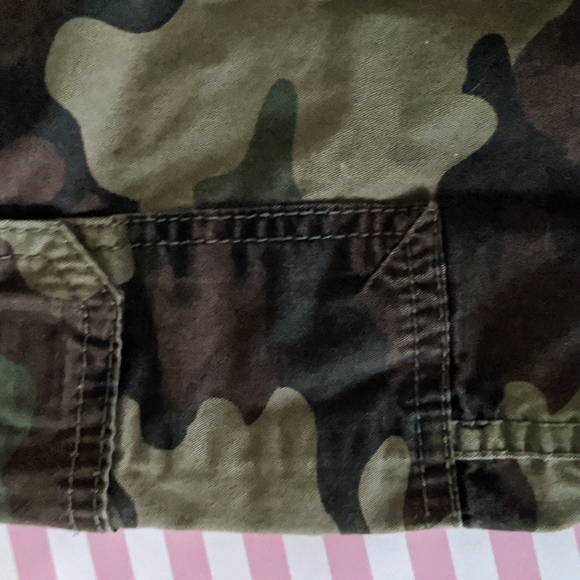 🐻 boys 6 regular Levi's camo shorts 100% cotton super cute lots of detailing - Picture 3 of 7